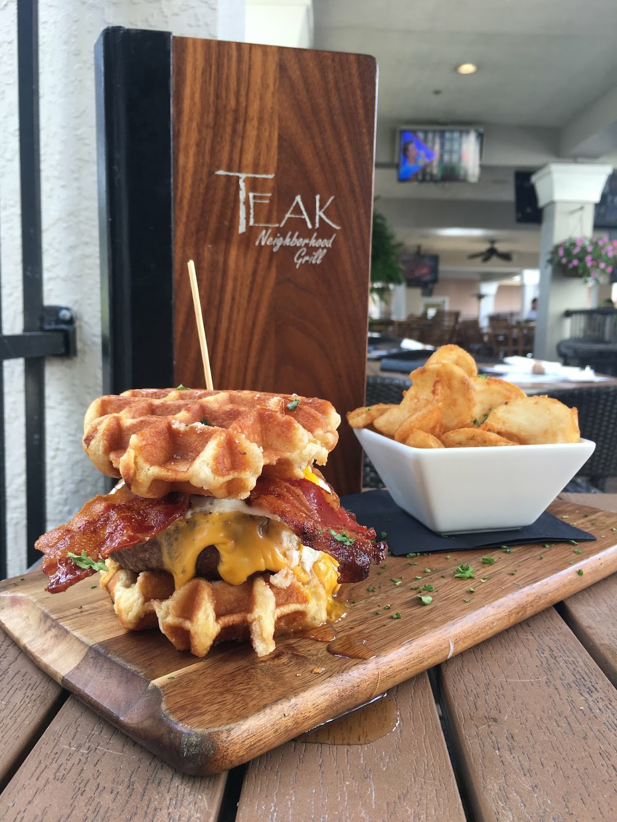 Tastes Of Orlando Teak Neighborhood Grill Serves Up 5 Burgers In