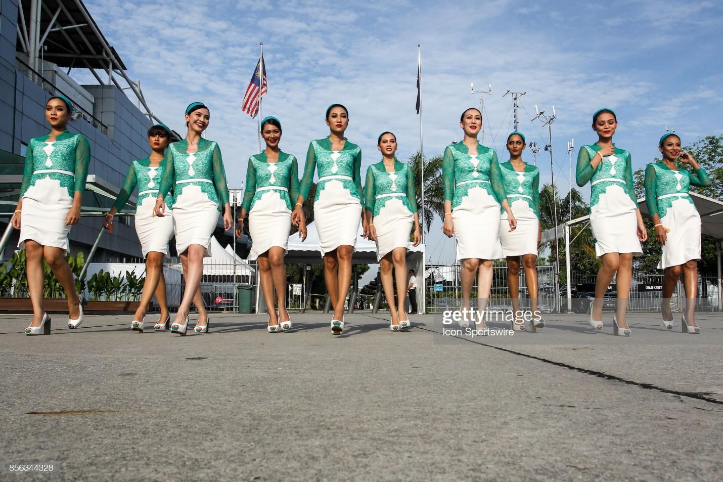 D:\Documenti\posts\posts\Women and motorsport\foto\Getty e altre\grid-girls-pose-for-photograph-before-the-start-of-the-race-of-the-1-picture-id856344328.jpg