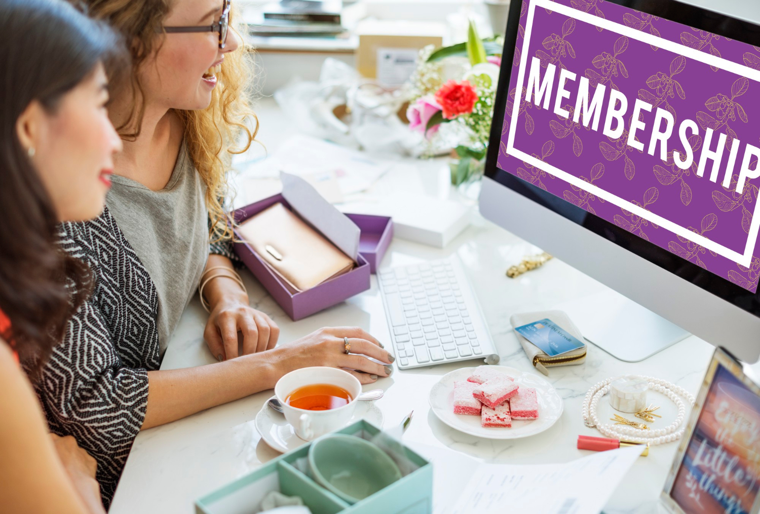 Tersedianya membership program dengan mengeluarkan membership card yang ditawarkan oleh perusahaan sebenarnya menguntungkan untuk bisnis jangka panjang.