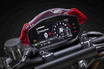 Mặt đồng hồ trên Ducati Monster 2023 đã được nâng cấp với màn hình TFT-LCD màu 4.3 inch