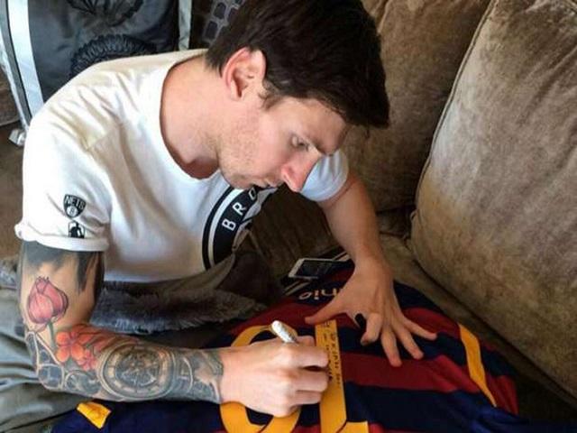 Hình xăm bức ảnh hoa sen của cầu thủ Messi