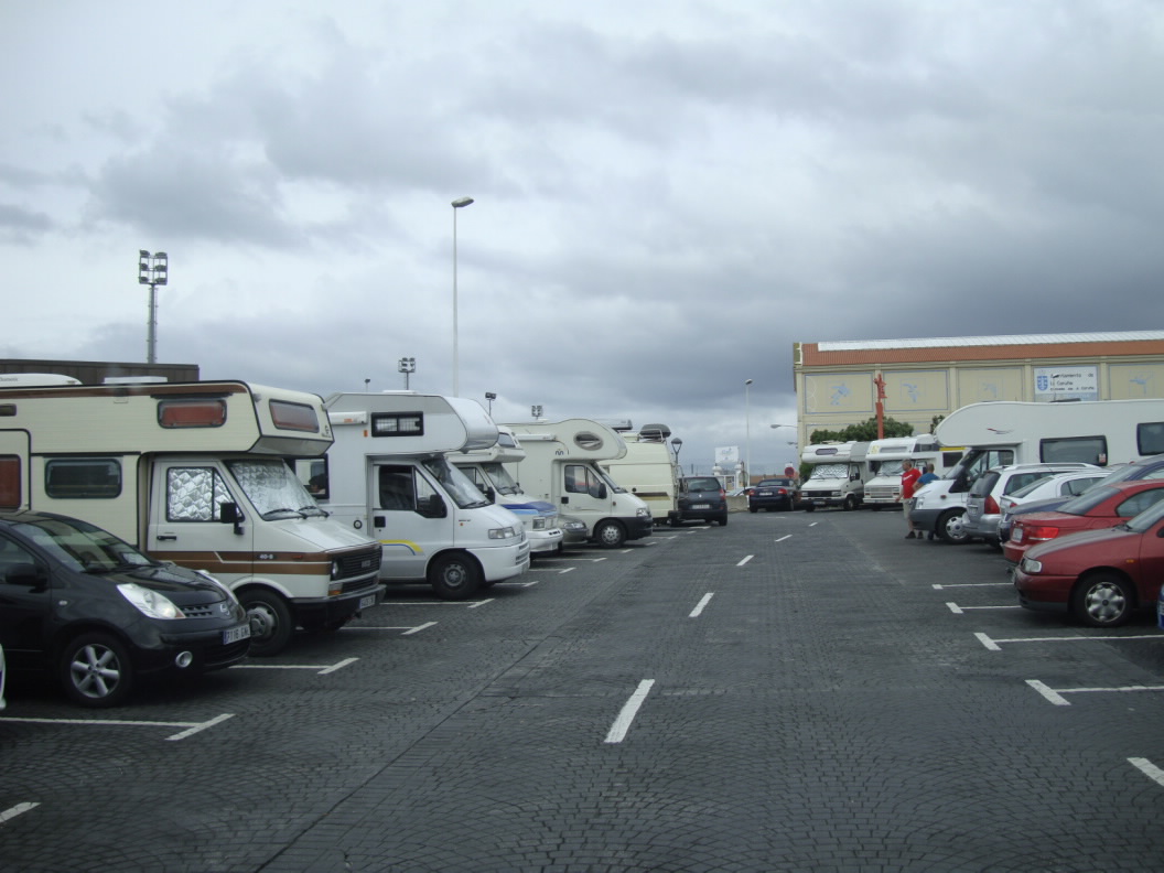 A Coruña, parking-Torre-Hércules.jpg