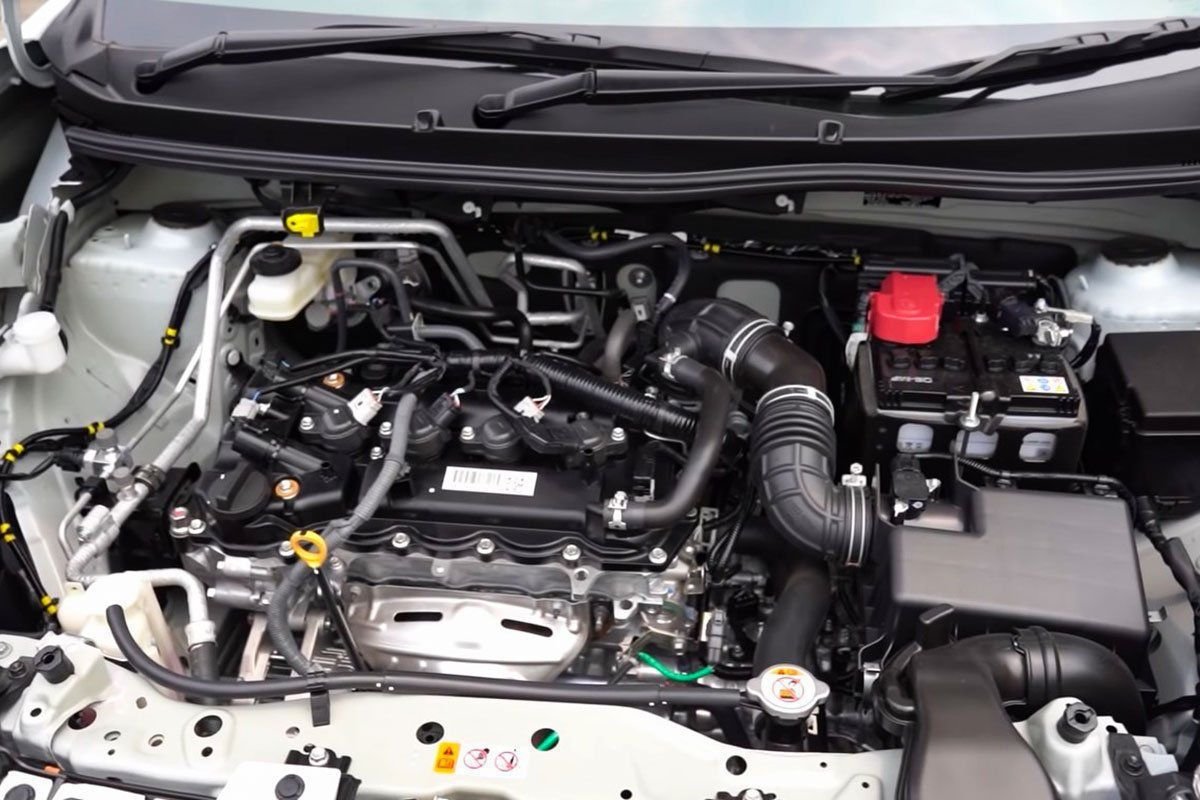 Toyota Veloz Cross sử dụng động cơ 2NR-VE,1.5L, 4 xi-lanh thẳng hàng, 16 van DOHC 1