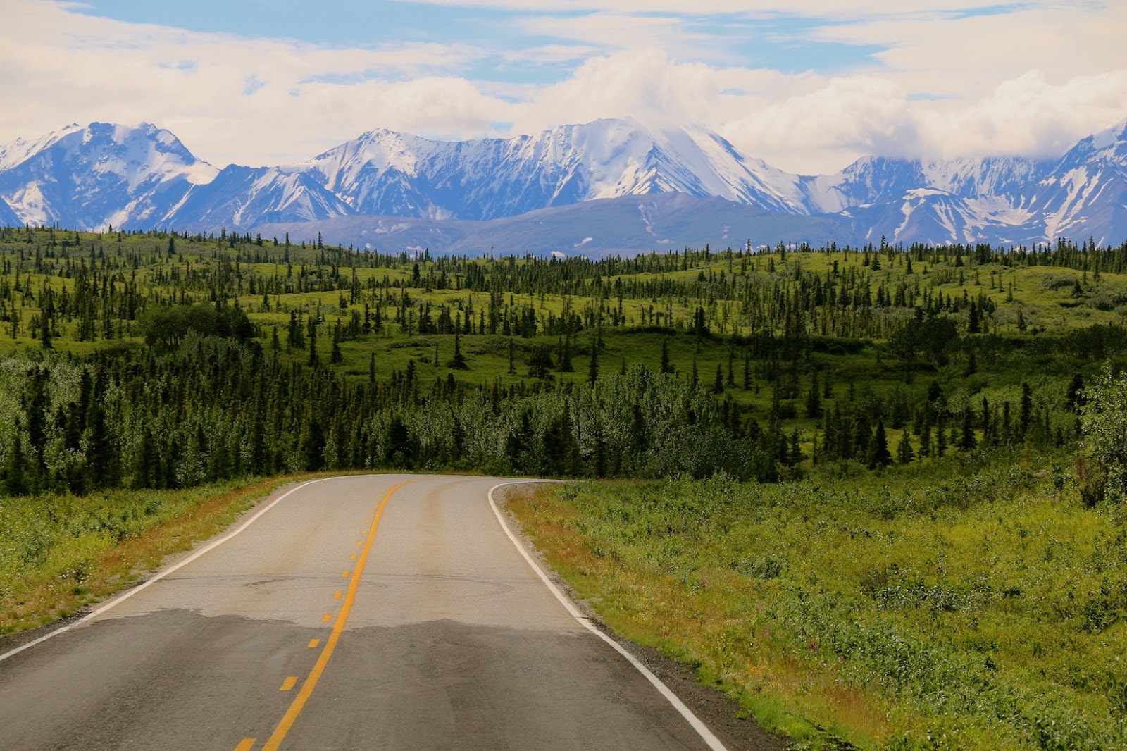 Richardson Highway is the best scenic drives in Alaska.
