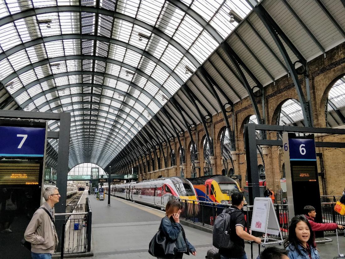 Source: Divyansh Jain/ unsplash  Network Railcard allows users to enjoy 1/3 off rail fares in London and the South East