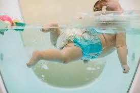 Bơi thuỷ liệu cho bé