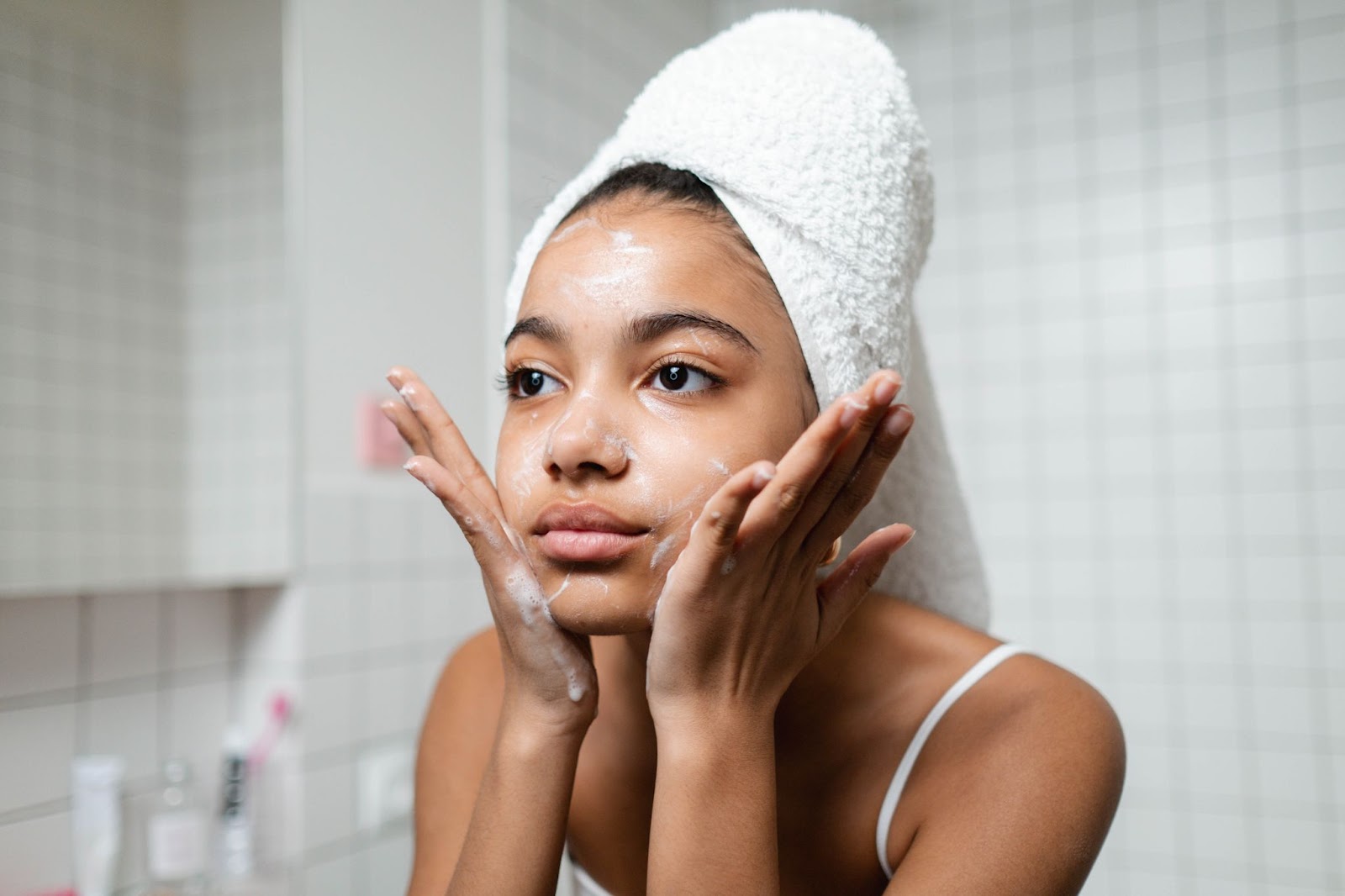 How Often Should People Cleanse Their Face?