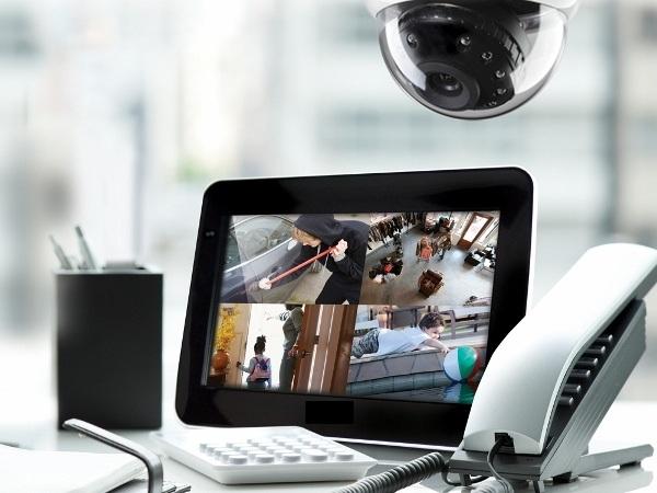 C:\Users\QUOCHIEU\Desktop\camera.jpeg