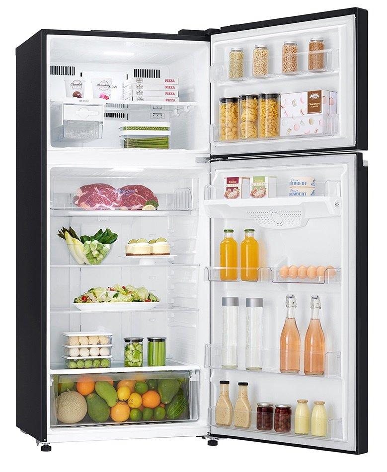 Вместительный холодильник LG GN-C702SGBM