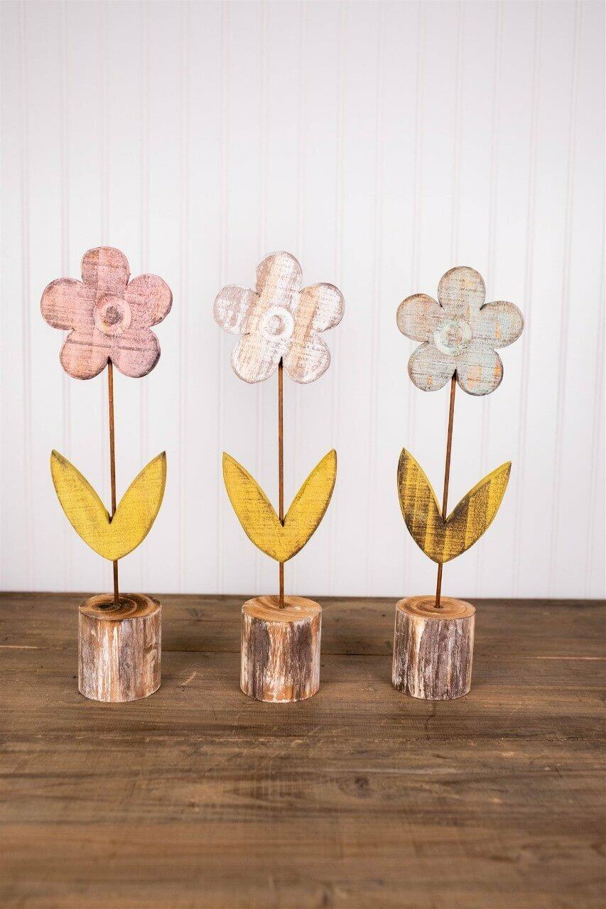 Set of three pastel flowers - wood look