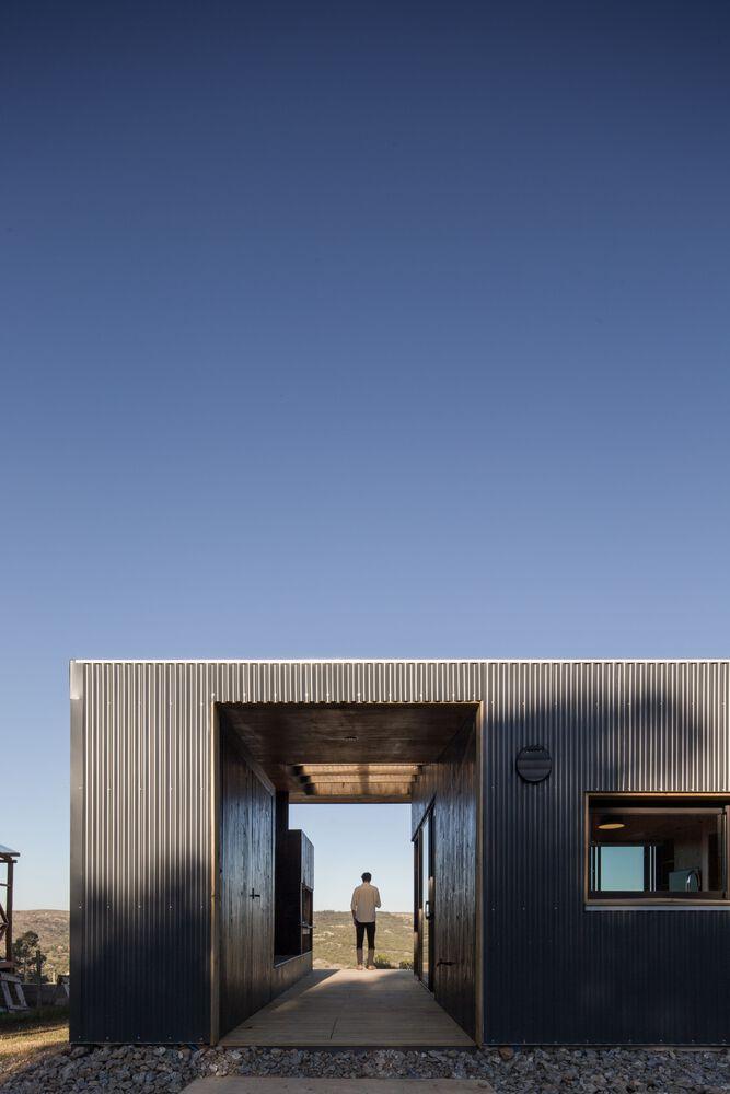 flat roof one story house