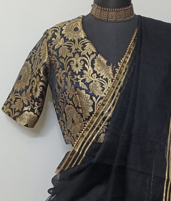 25+ Trending Deep Neck Blouse Designs For Sarees For An Alluring