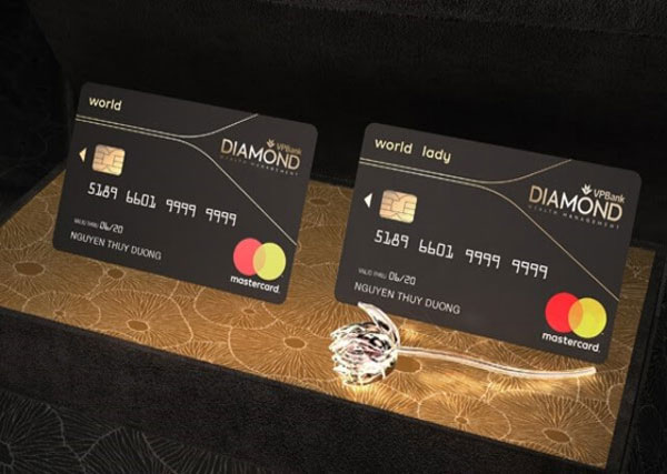 Thẻ Diamond World Lady của VPBank là một trong những chiếc thẻ đen được nhiều người mong muốn sở hữu