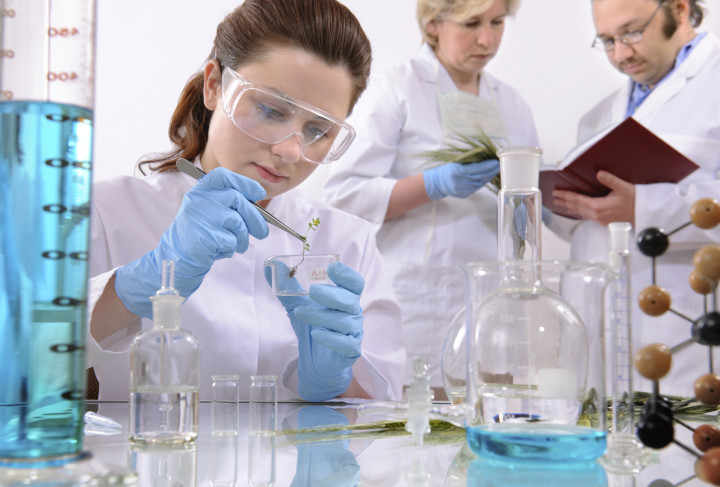 Perbedaan Ilmu Kimia & Pendidikan Kimia Serta Prospek Karirnya - Prospek Karir Jurusan Pendidikan Kimia
