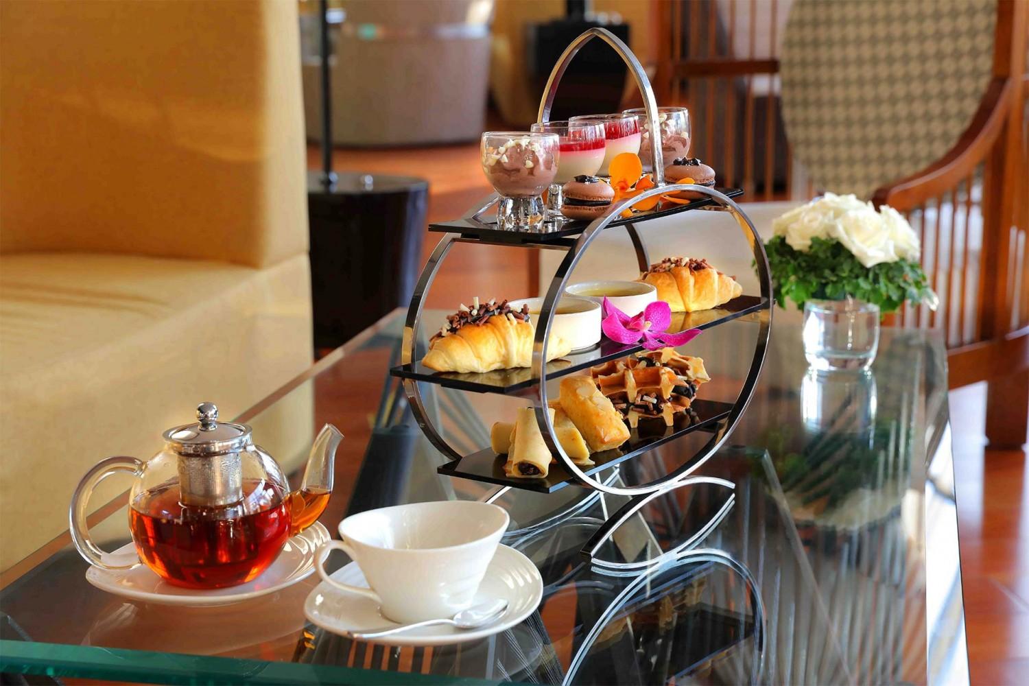 http://d2e5ushqwiltxm.cloudfront.net/wp-content/uploads/sites/23/2016/07/08043939/Lobby-Bar-Afternoon-Tea2.jpg