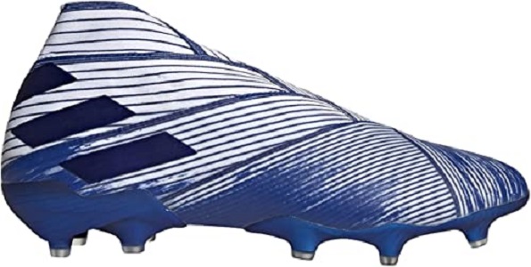 wide foot soccer cleats