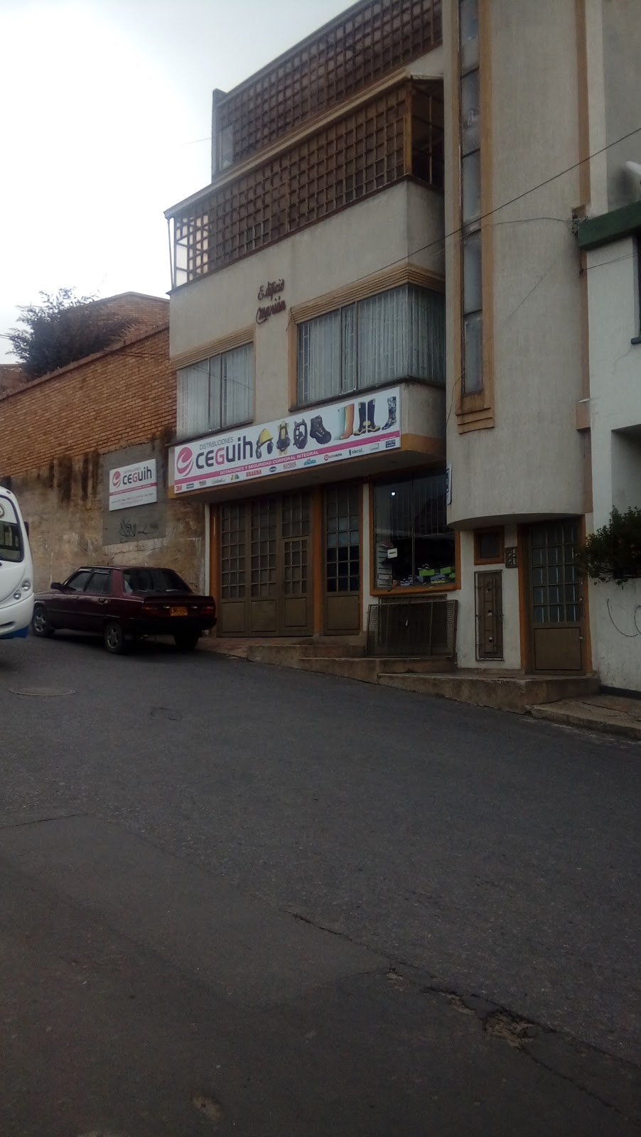 DISTRIBUCIONES CEGUIH
