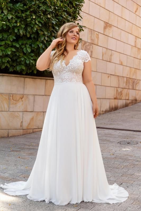 best wedding dress style for plus size