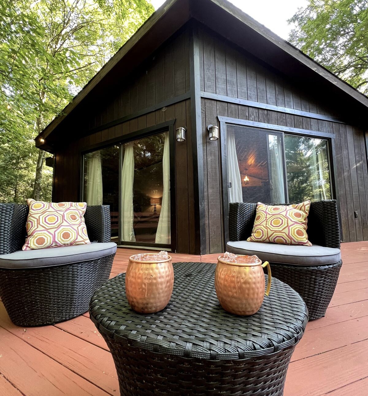 Quiet Pocono retreat with treehouse vibes - Best Luxury Treehouse for Families in Poconos