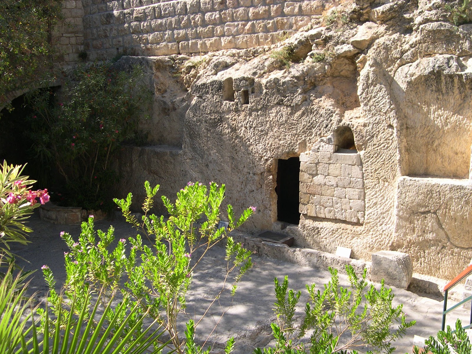 File:Jesus's Tomb