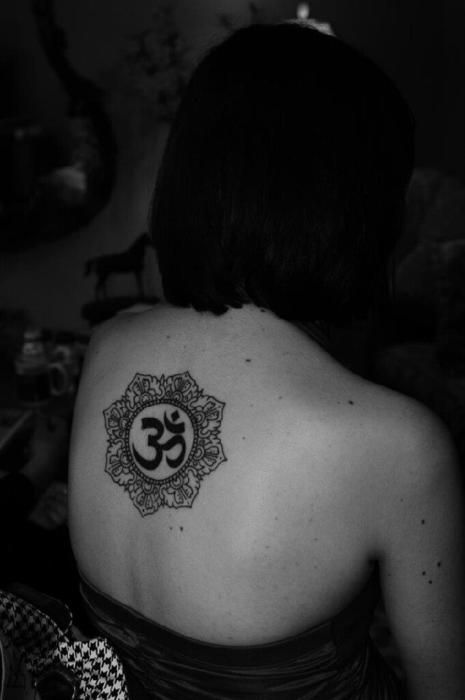 ลายสักโอม หลัง5