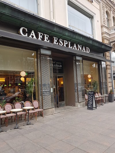 Photos of Caf&eacute; Esplanad