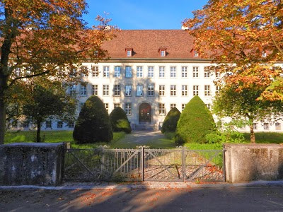 Photos of Schulhaus Liguster