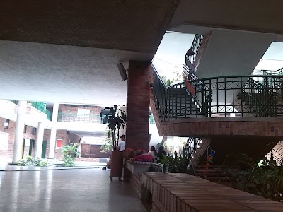 Photos of Industrial Technical College Jos&eacute; Elias Puyana