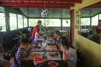 Photos of Swiss Bistro Cumand&aacute;