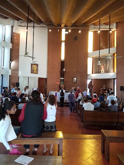 Photos of Capilla Sagrado Coraz&oacute;n de Mar&iacute;a
