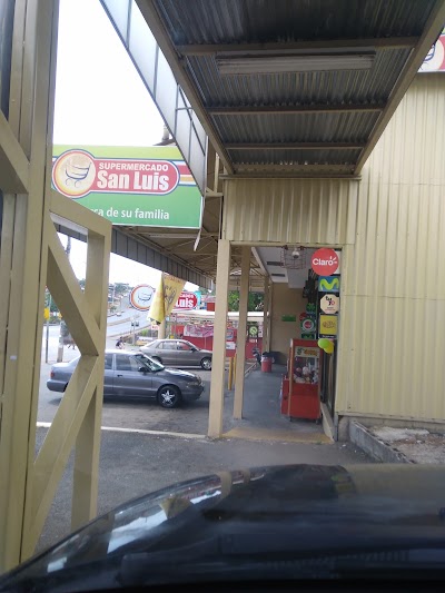 Photos of San Luis supermarket