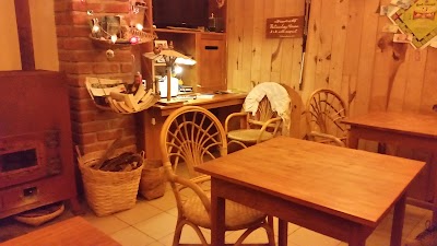 Photos of Thitaw Lay House