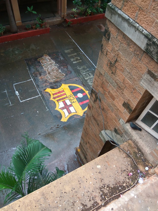 Elphinstone College