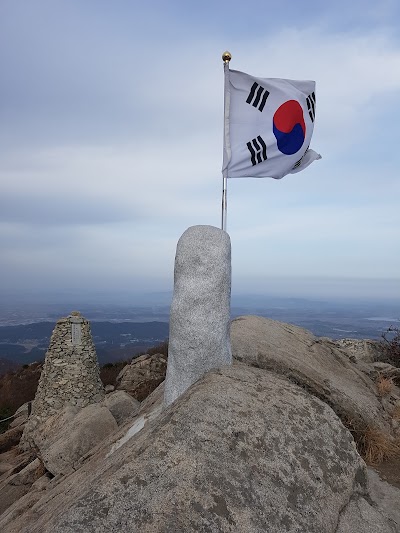 Photos of Sŏngmun-bong
