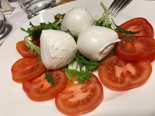 Adesso Pasta Car Ristorante