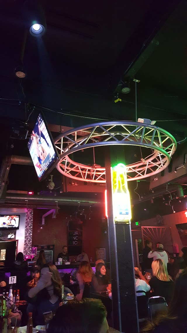 20/20 Bar & Grill
