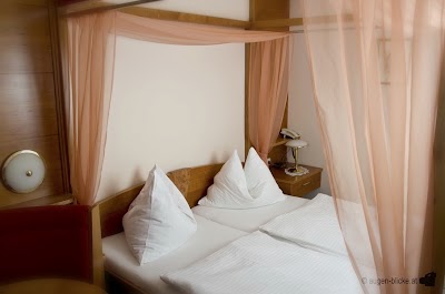 Photos of Hubertus Caf&eacute;-Konditorei-Hotel