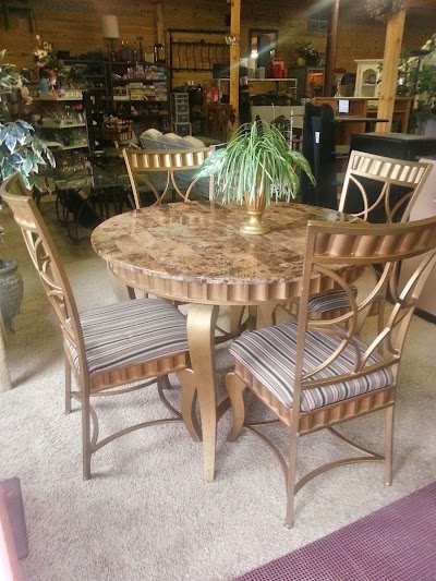 Photos of Sabrina's Upscale Resale