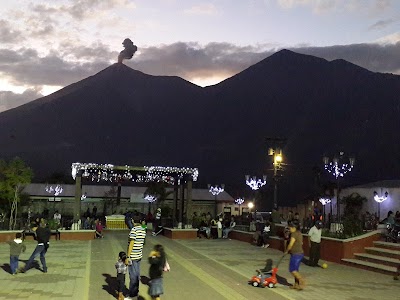 Photos of Cruz Del Parque Central De Alotenango