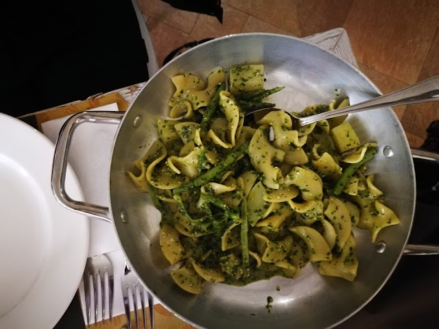 Adesso Pasta Car Ristorante