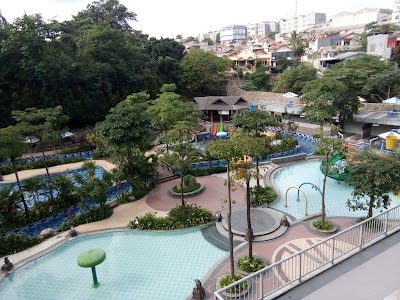 Photos of Madagascar Hole