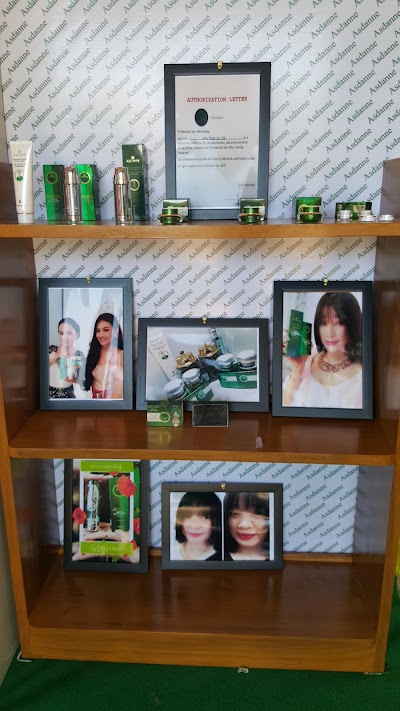 Photos of Yin Oo May ASDANNE Skin Care Set