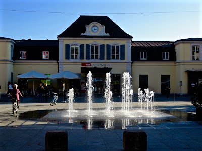 Photos of Gare de Del&eacute;mont