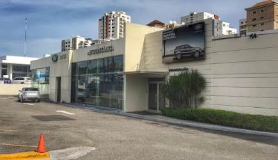 Photos of Autobrit&aacute;nica Land Rover