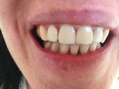 Photos of dr. Piszker Ir&eacute;n dentist