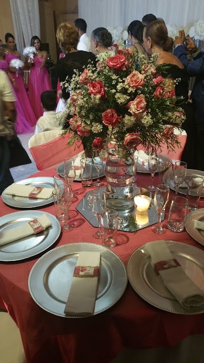 Photos of Club de Comercio Inc.