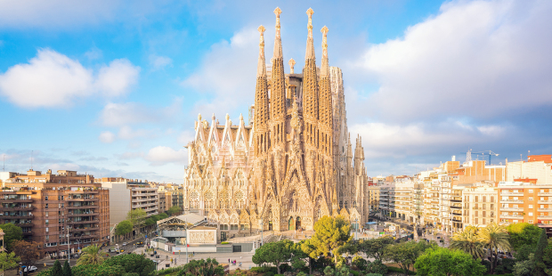 Chiêm ngắm Thánh Giuse trong Tiểu Vương cung Thánh đường Sagrada Familia