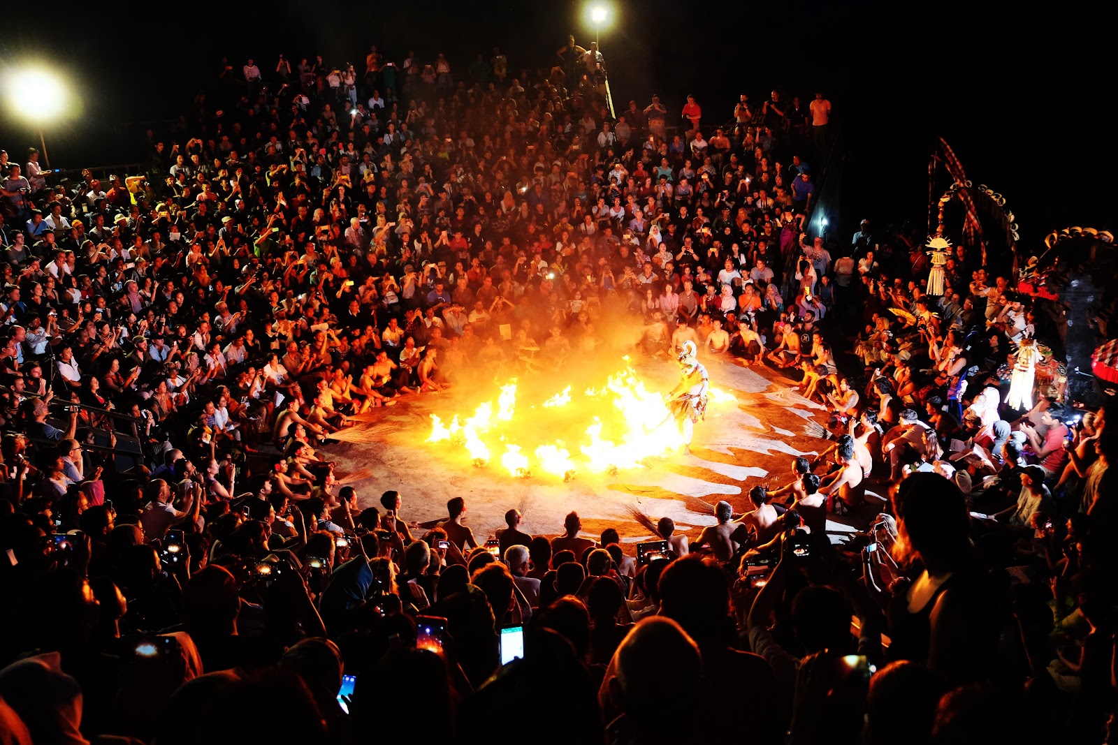 ritual tari kecak