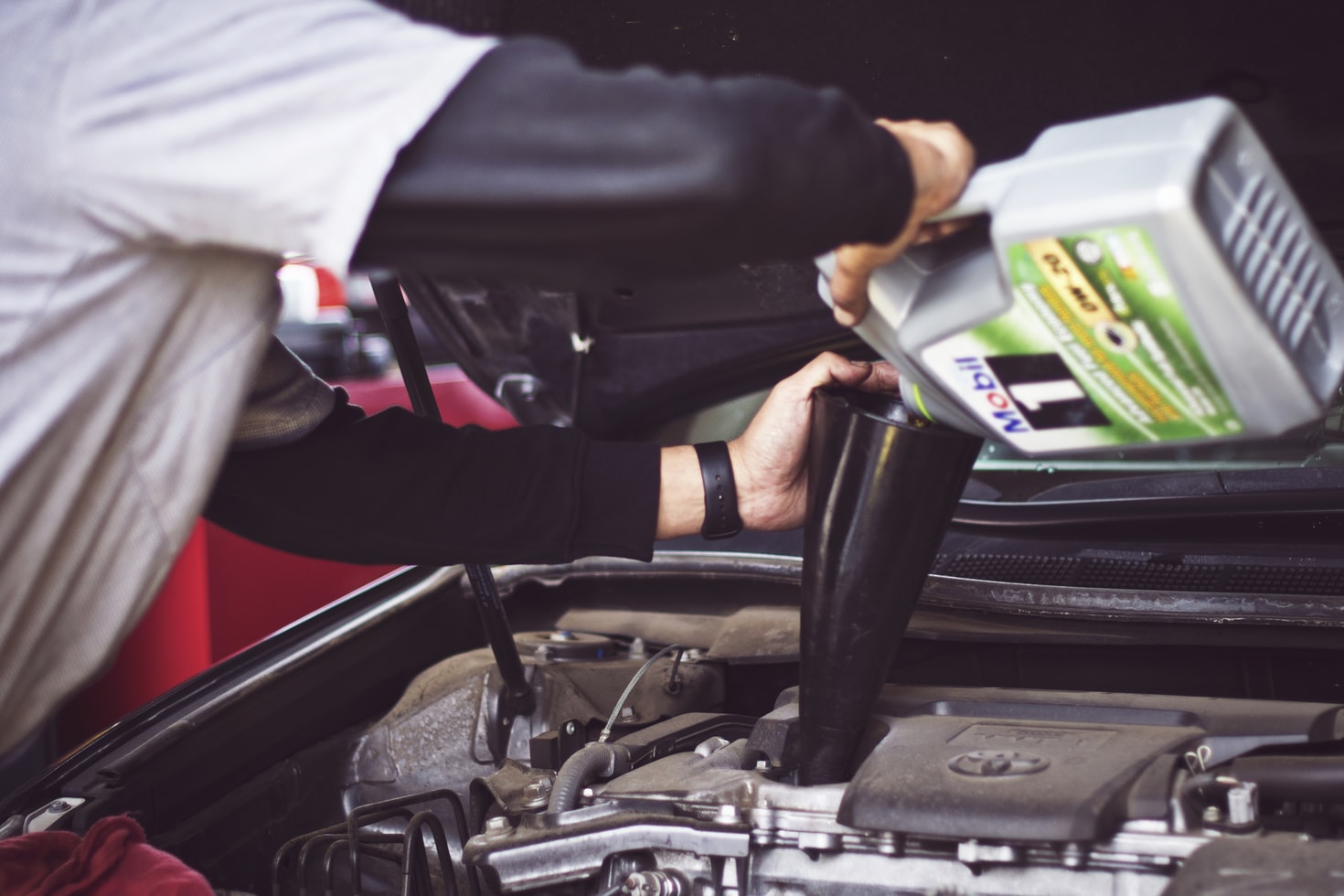 10 Signs Your Vehicle Needs Car Maintenance 