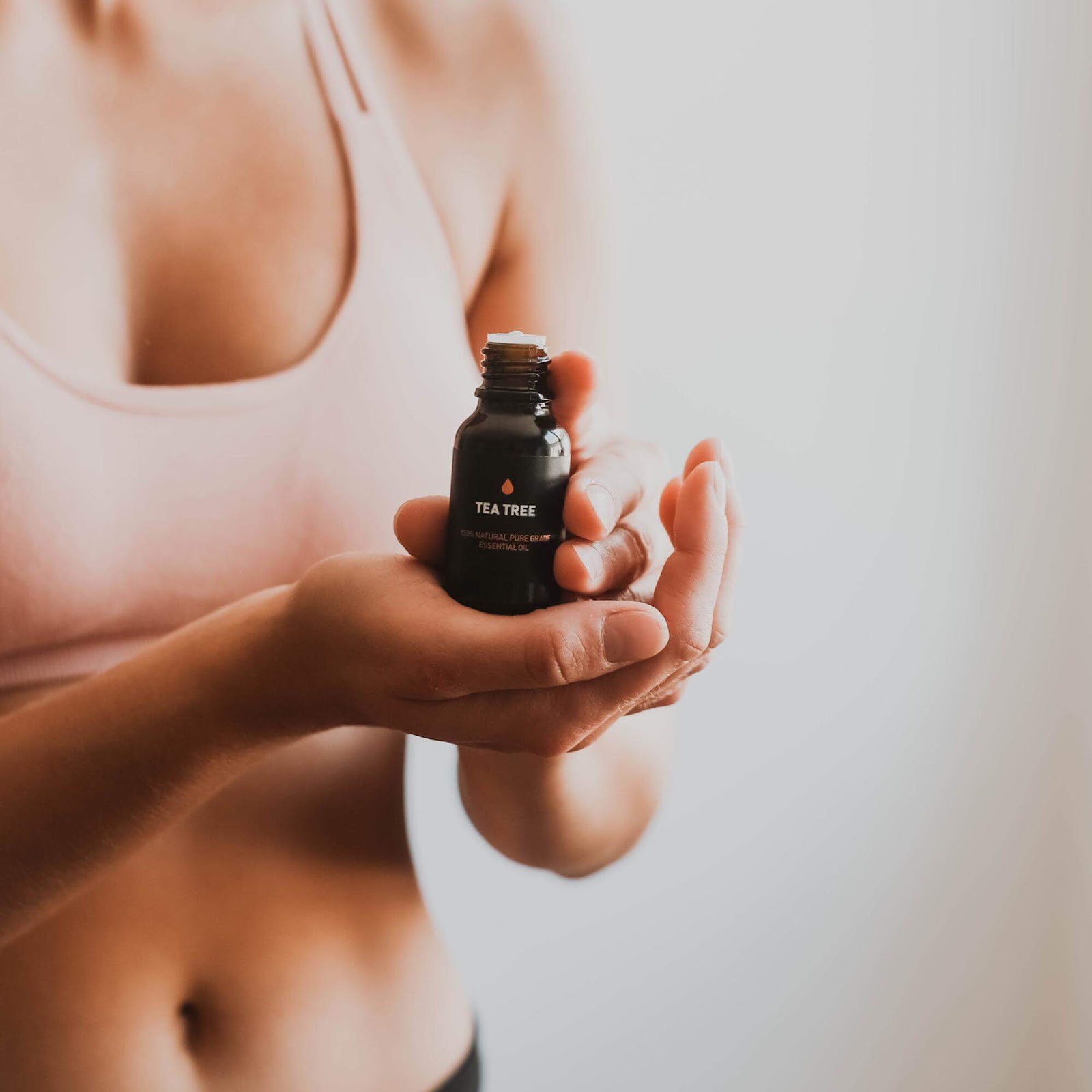 Best essential oils for skin: Tea tree bottle